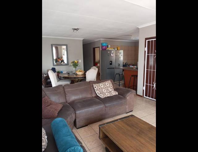 3 BEDROOM HOUSE FOR SALE IN OLIEVENHOUTBOSCH